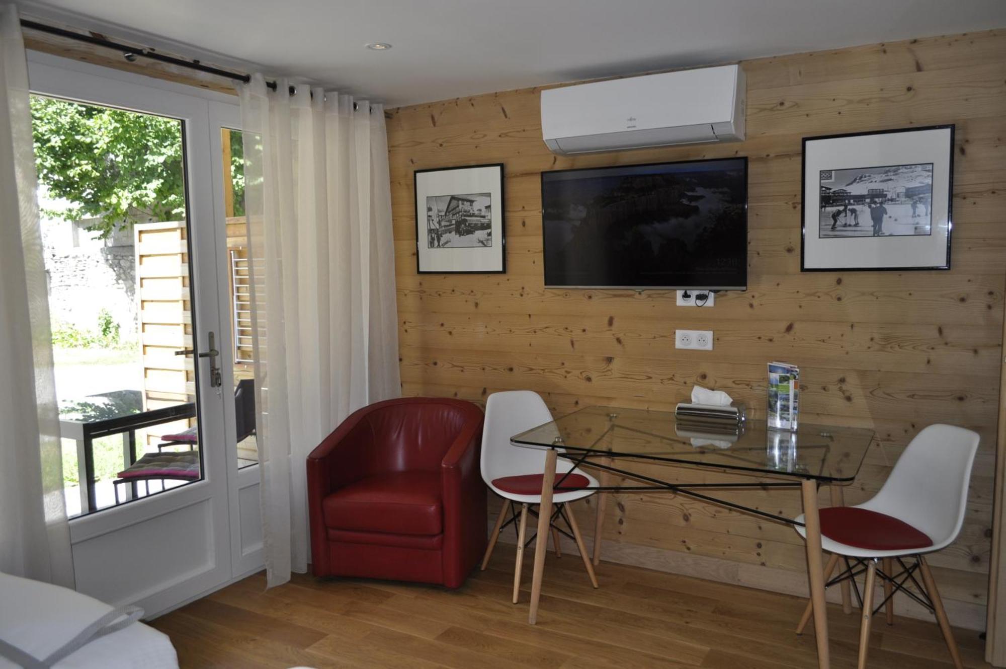 Chalet La Cachette Cyclists & Skiers Le Bourg-dʼOisans Zewnętrze zdjęcie