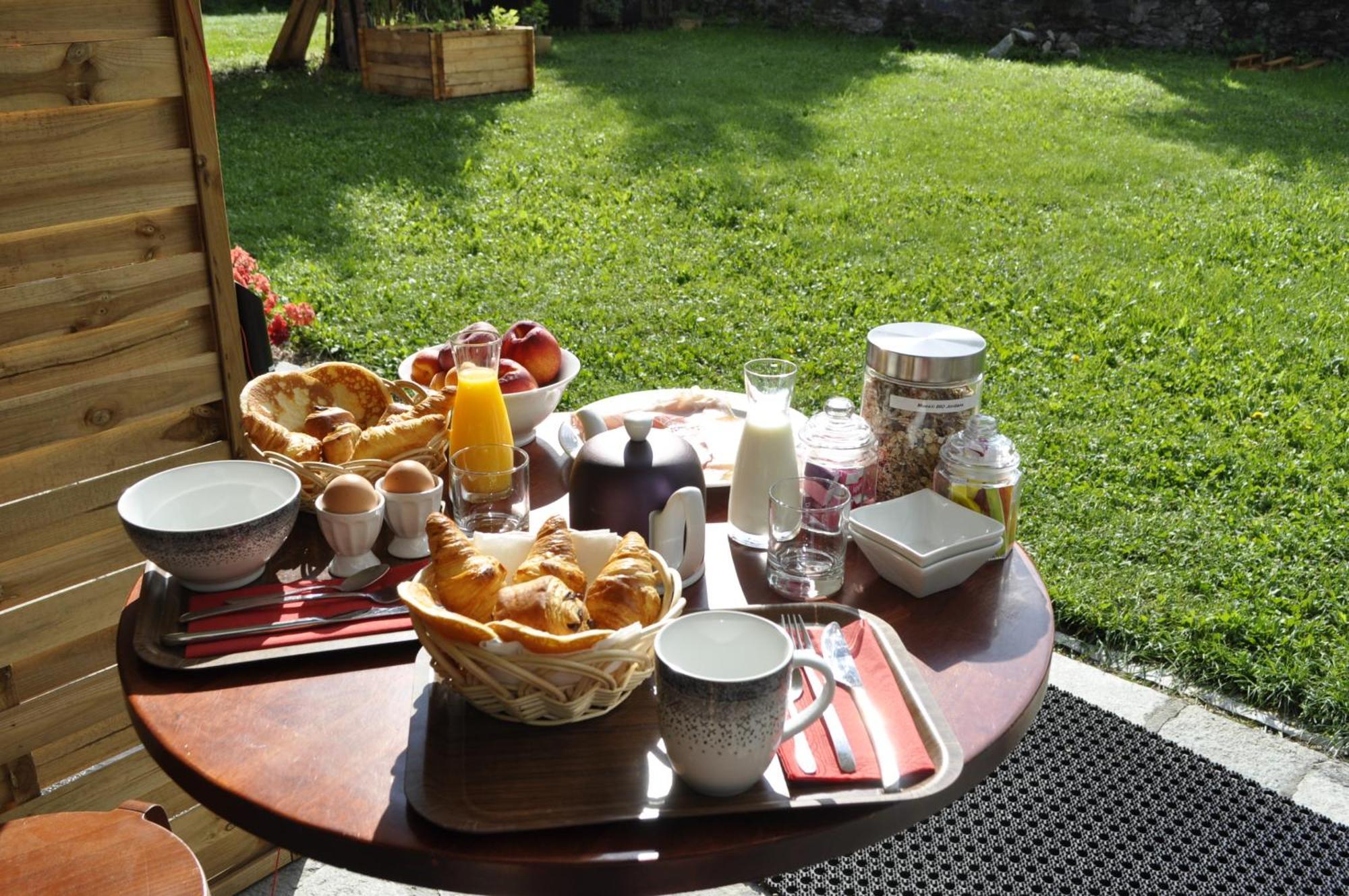 Chalet La Cachette Cyclists & Skiers Le Bourg-dʼOisans Zewnętrze zdjęcie
