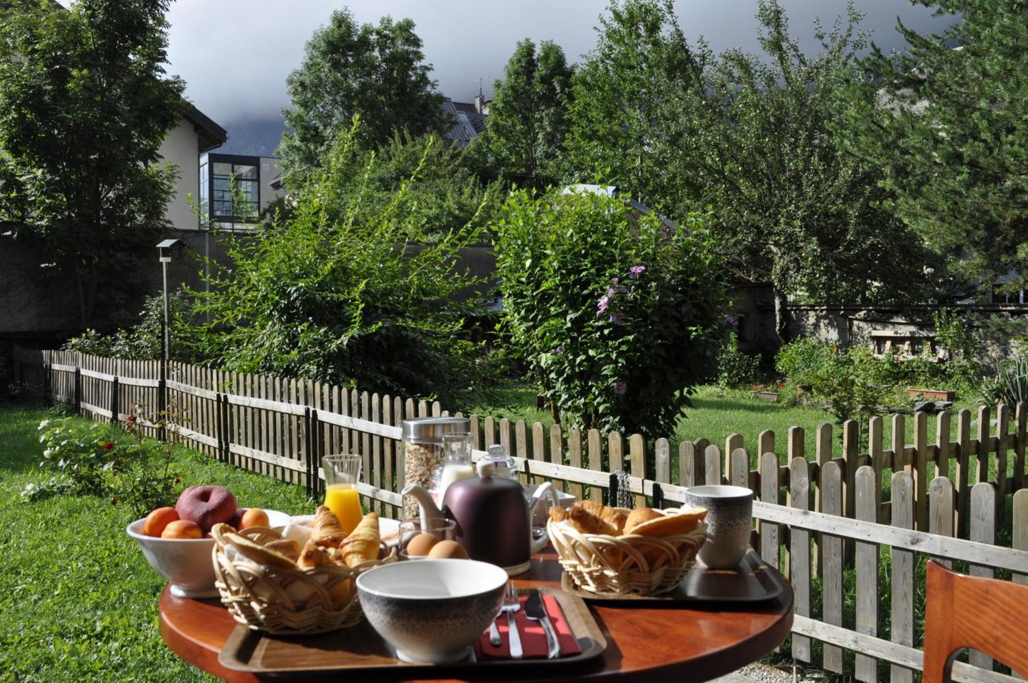 Chalet La Cachette Cyclists & Skiers Le Bourg-dʼOisans Zewnętrze zdjęcie