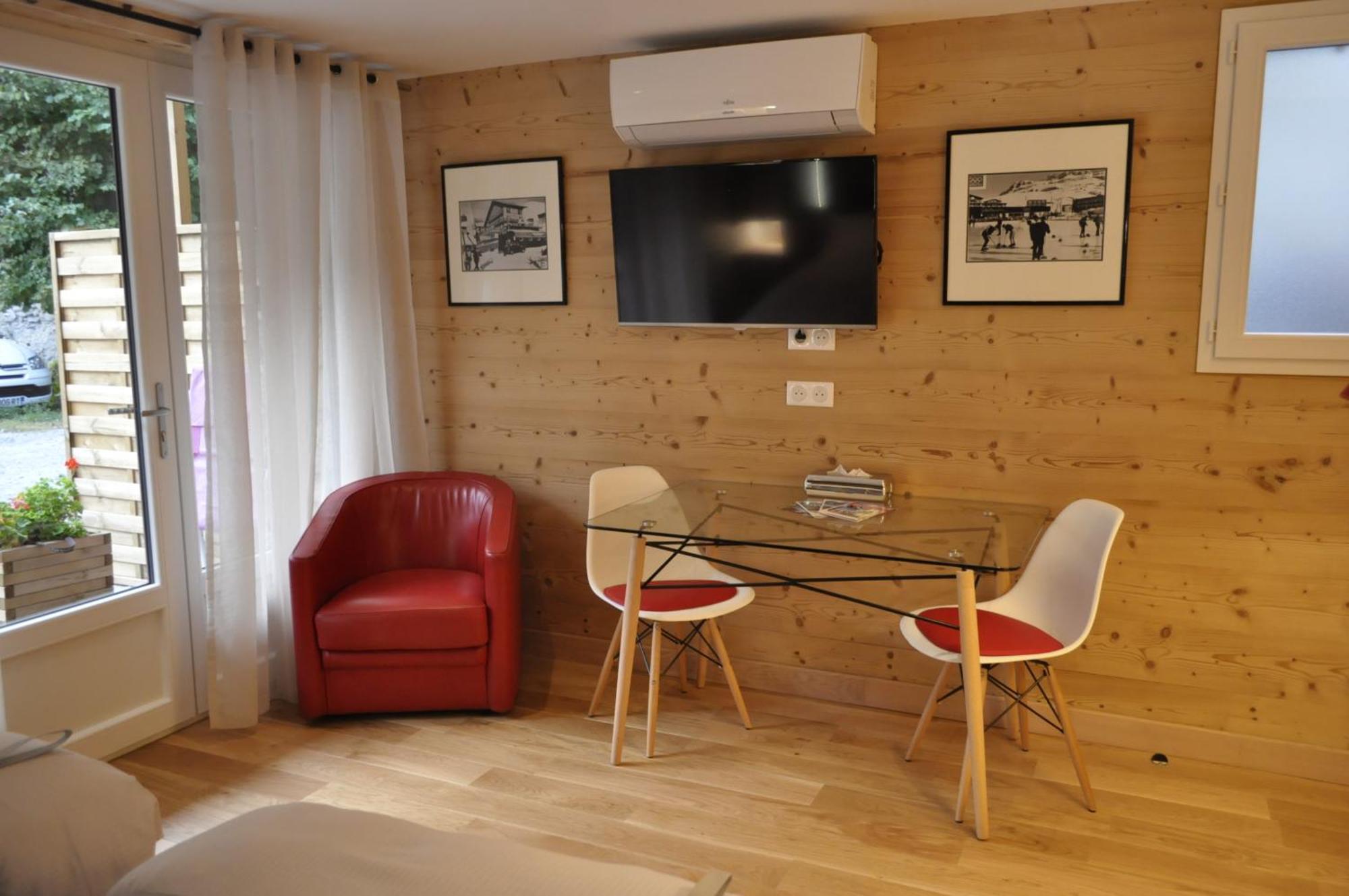 Chalet La Cachette Cyclists & Skiers Le Bourg-dʼOisans Zewnętrze zdjęcie