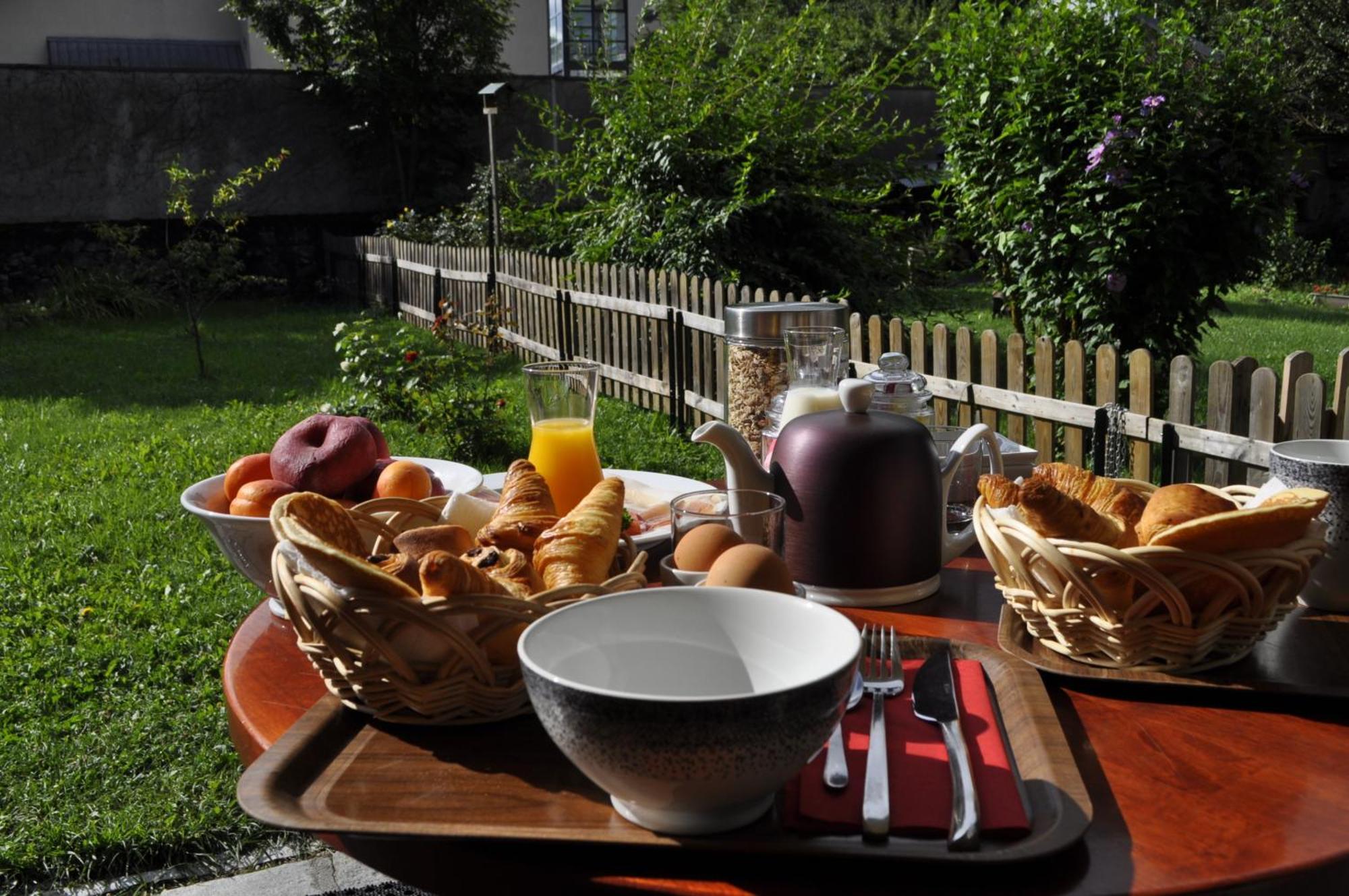 Chalet La Cachette Cyclists & Skiers Le Bourg-dʼOisans Zewnętrze zdjęcie